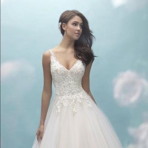 Bridal gown